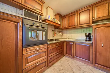 4-Bedroom Holiday House with Private Pool in Hlapa