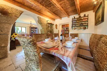 4-Bedroom Holiday House with Private Pool in Hlapa