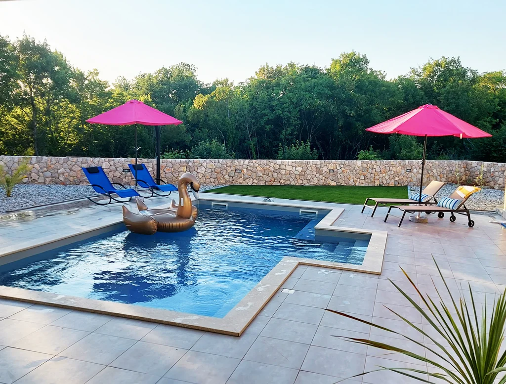 Kras 4-Bedroom House with Private Pool