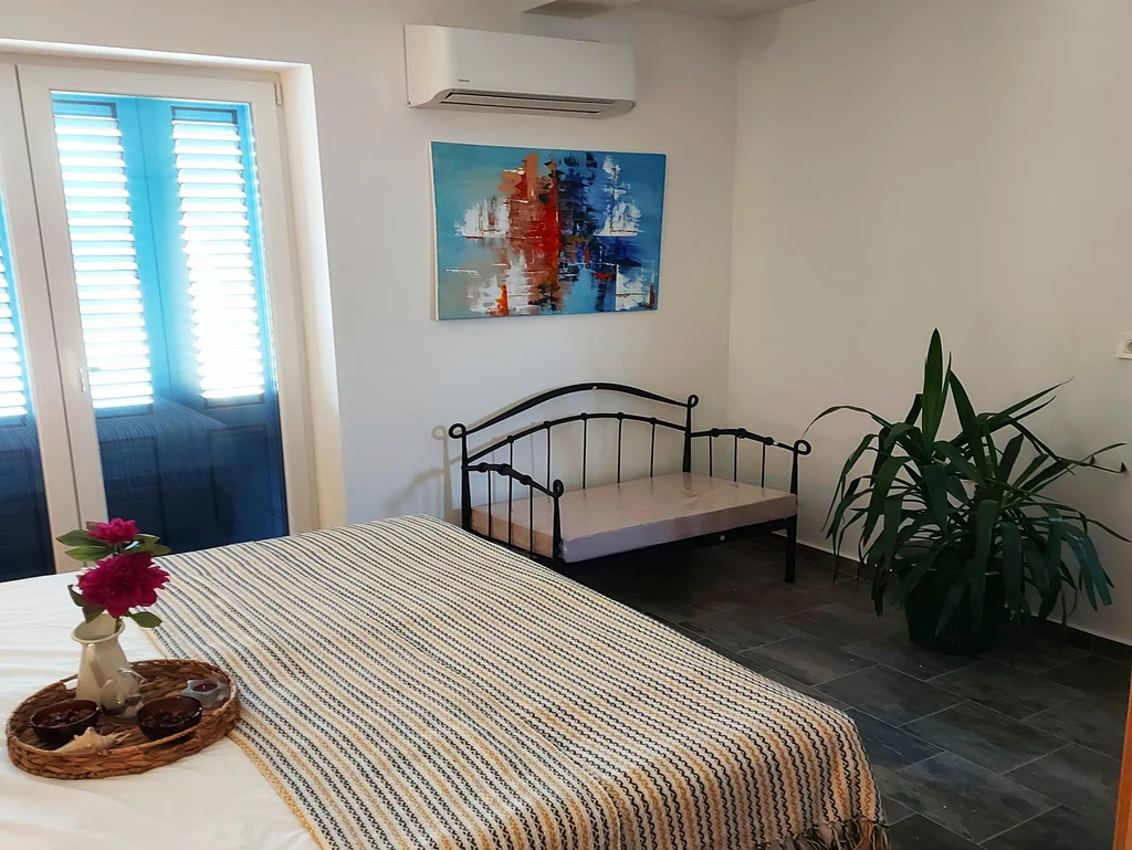 Kras 4-Bedroom House with Private Pool