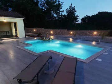 Kras 4-Bedroom House with Private Pool