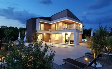 Villa in Garica for 8 Guests with Private Pool