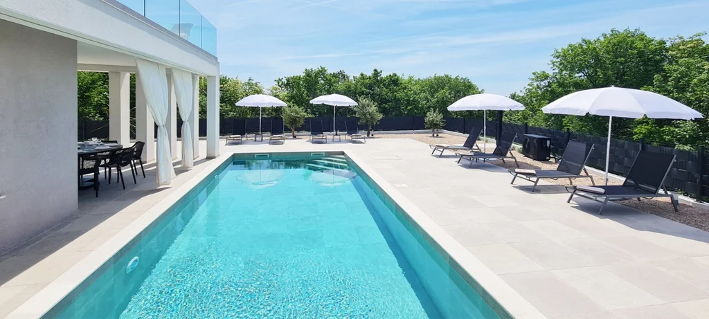 Villa in Garica for 8 Guests with Private Pool