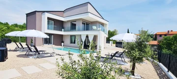 Villa in Garica for 8 Guests with Private Pool