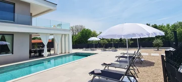 Villa in Garica for 8 Guests with Private Pool