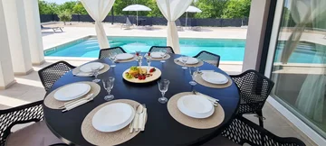 Villa in Garica for 8 Guests with Private Pool