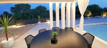 Villa in Garica for 8 Guests with Private Pool