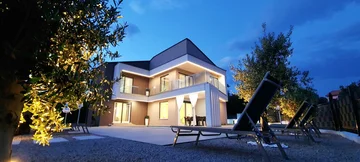 Villa in Garica for 8 Guests with Private Pool