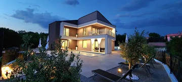 Villa in Garica for 8 Guests with Private Pool