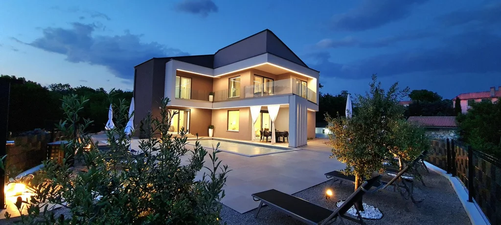 Villa in Garica for 8 Guests with Private Pool