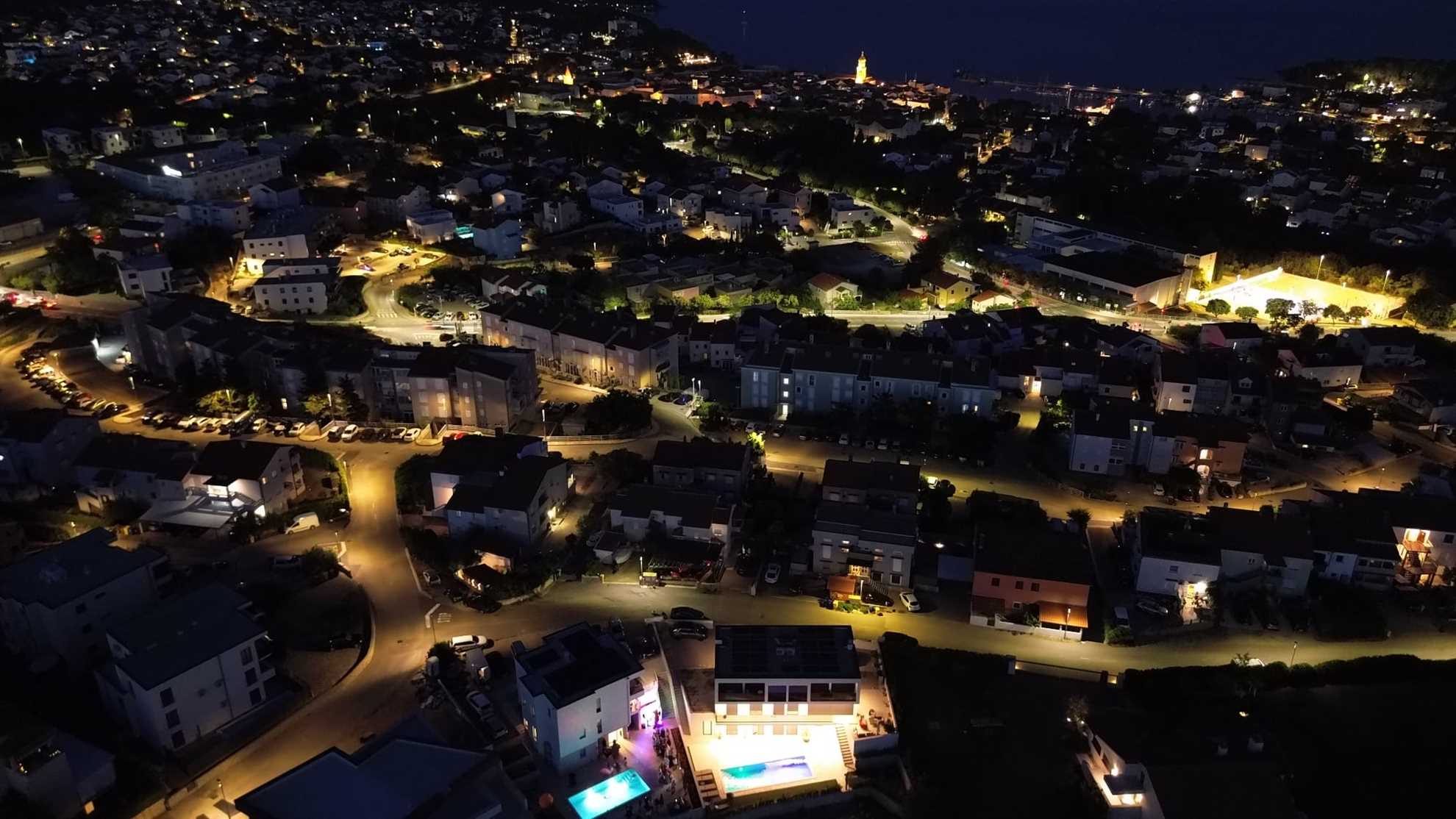 Luxury apartment LaRiv I with pool