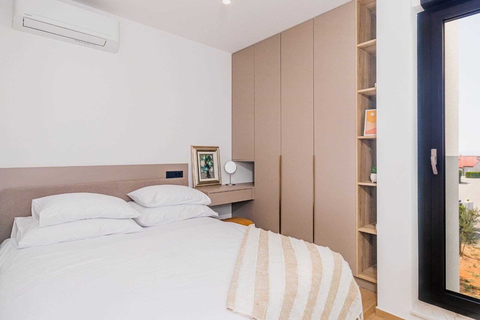 Luxury apartment LaRiv II with pool