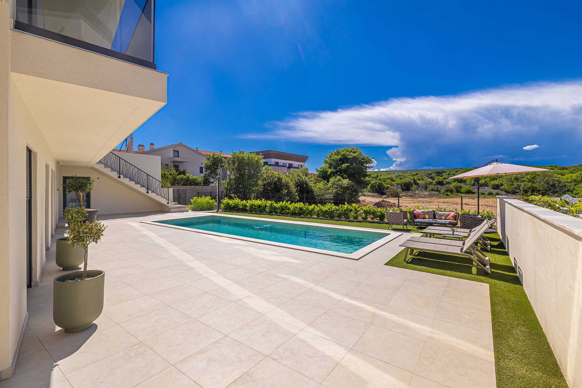 Luxury apartment LaRiv II with pool