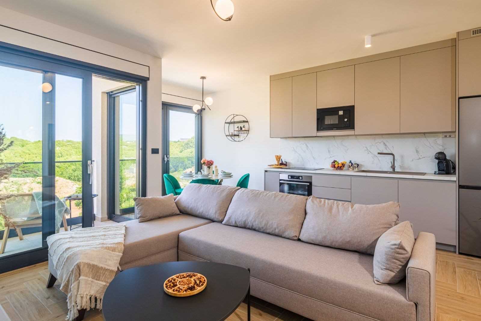 Luxury apartment LaRiv II with pool