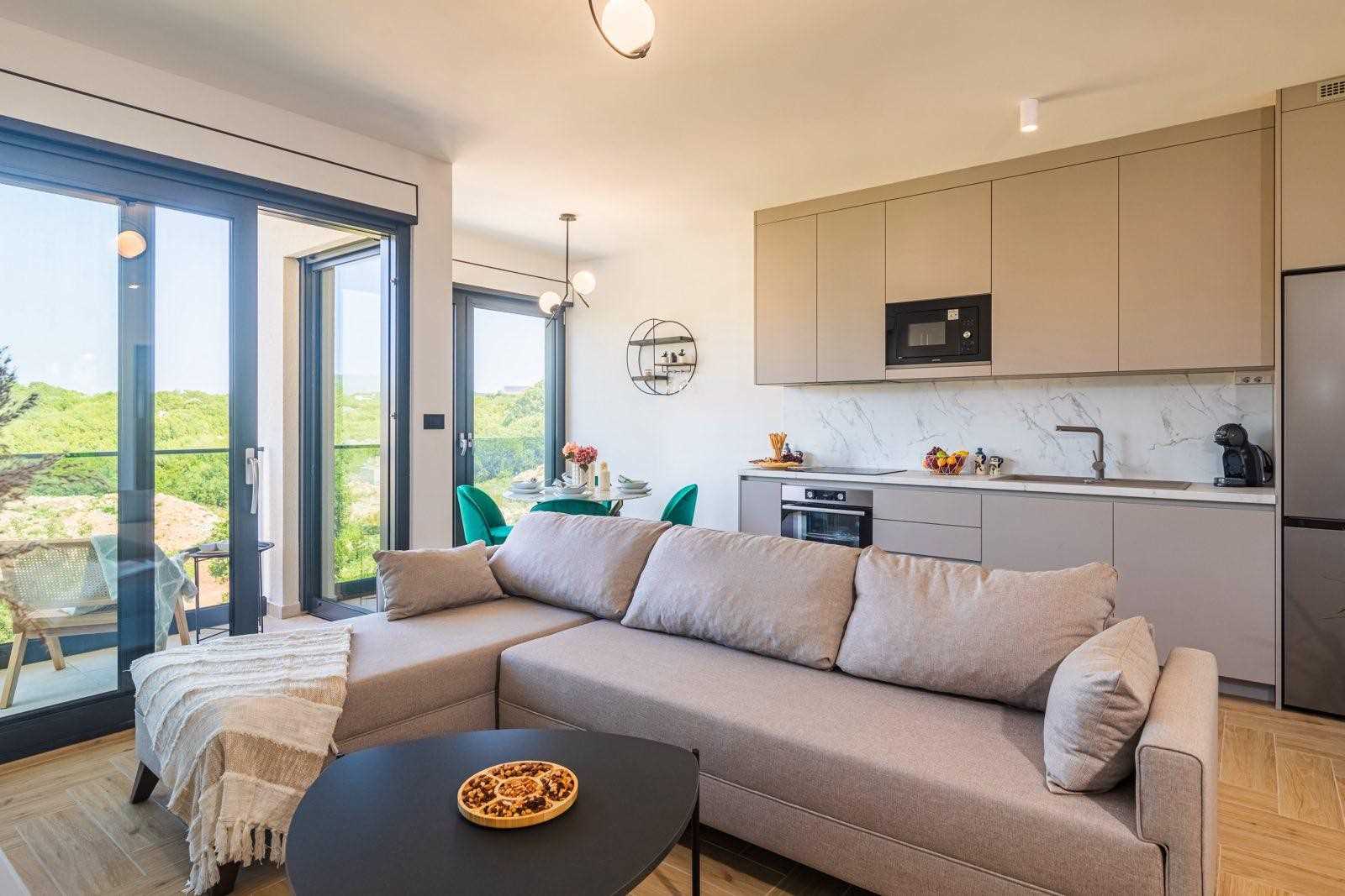 Luxury apartment LaRiv II with pool