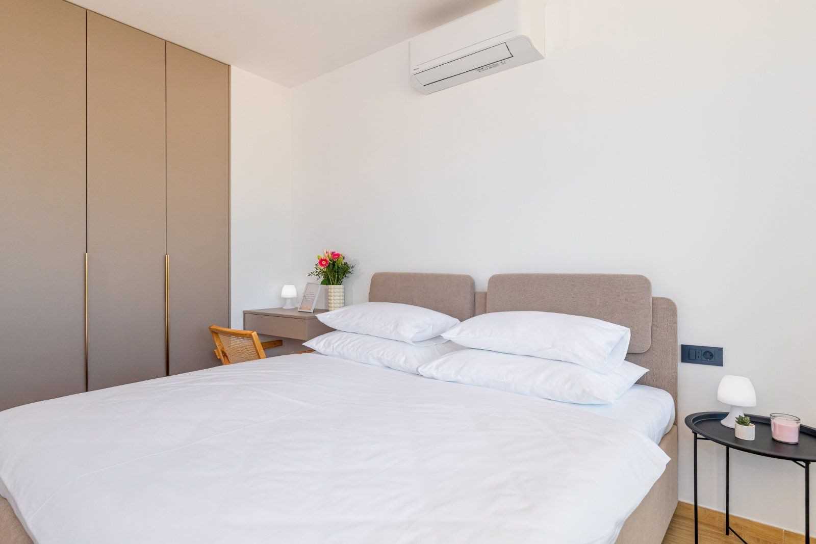 Luxury apartment LaRiv II with pool