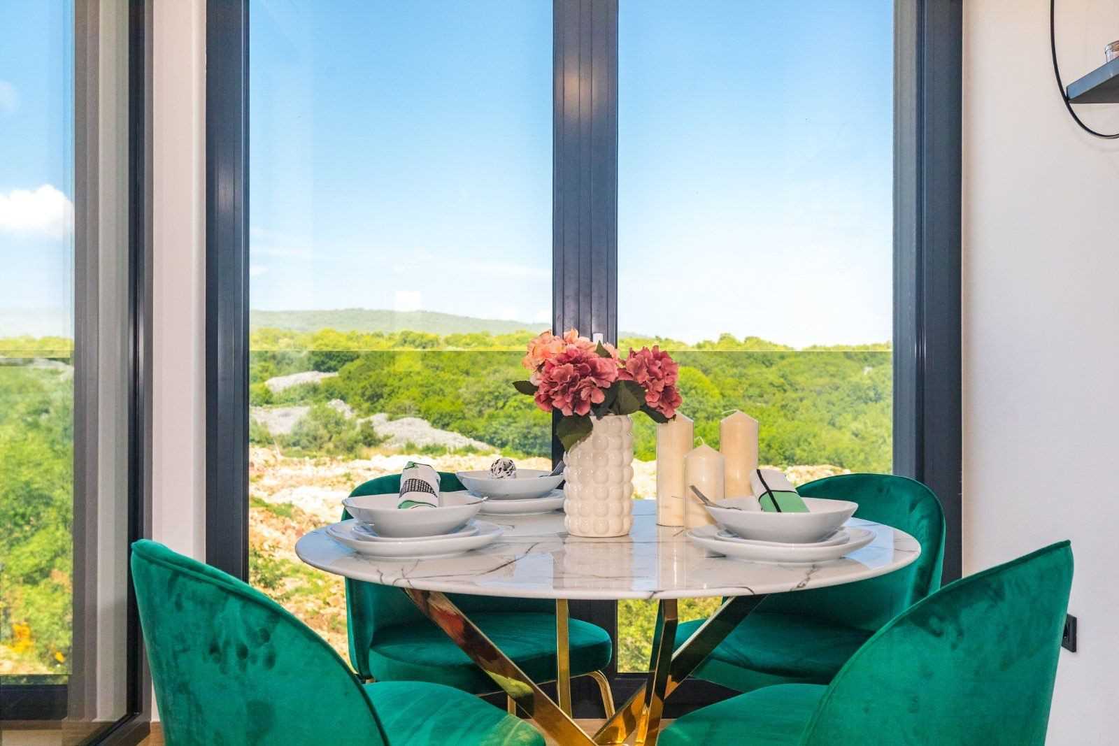 Luxury apartment LaRiv II with pool