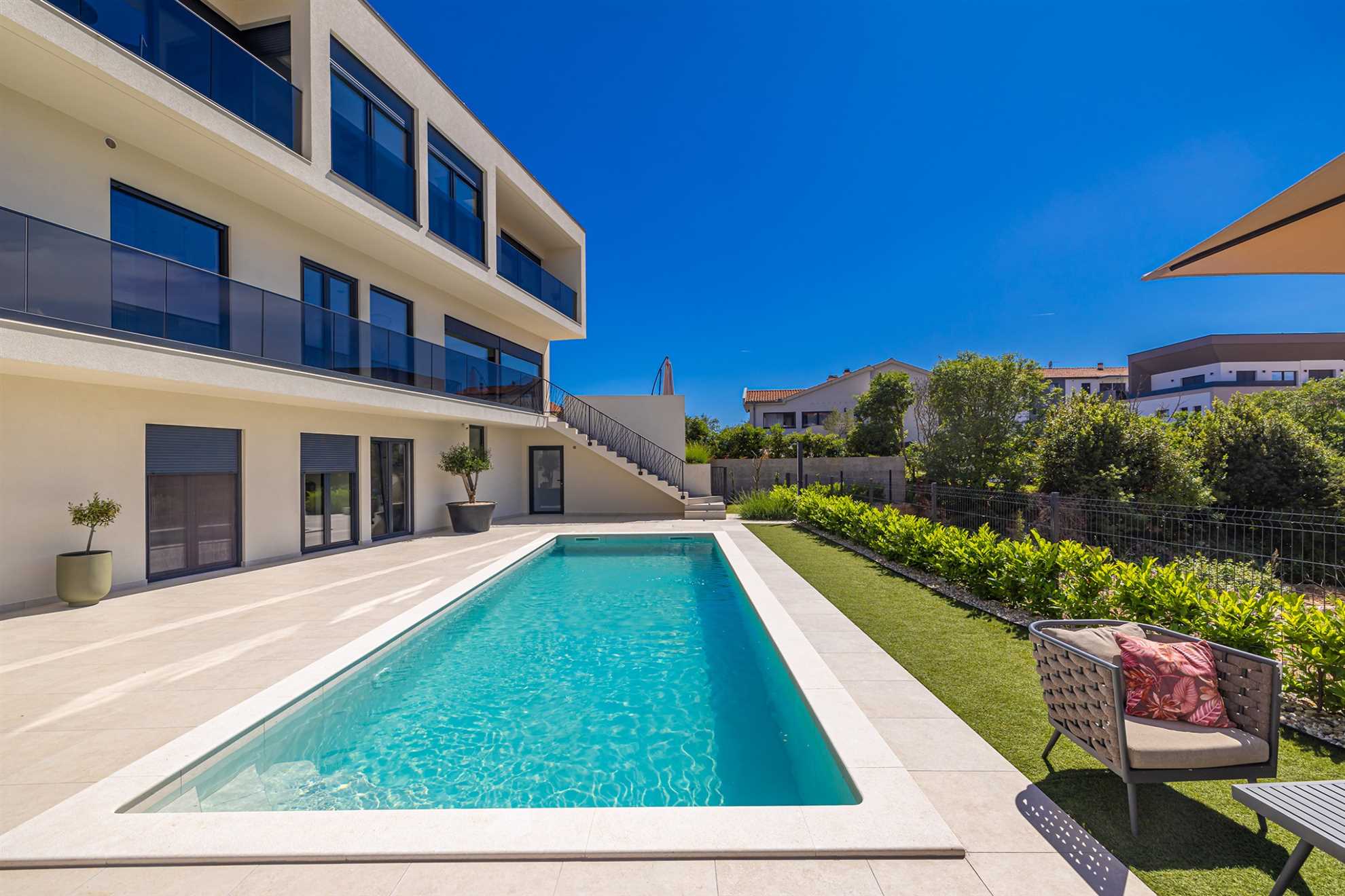 Luxury apartment LaRiv II with pool