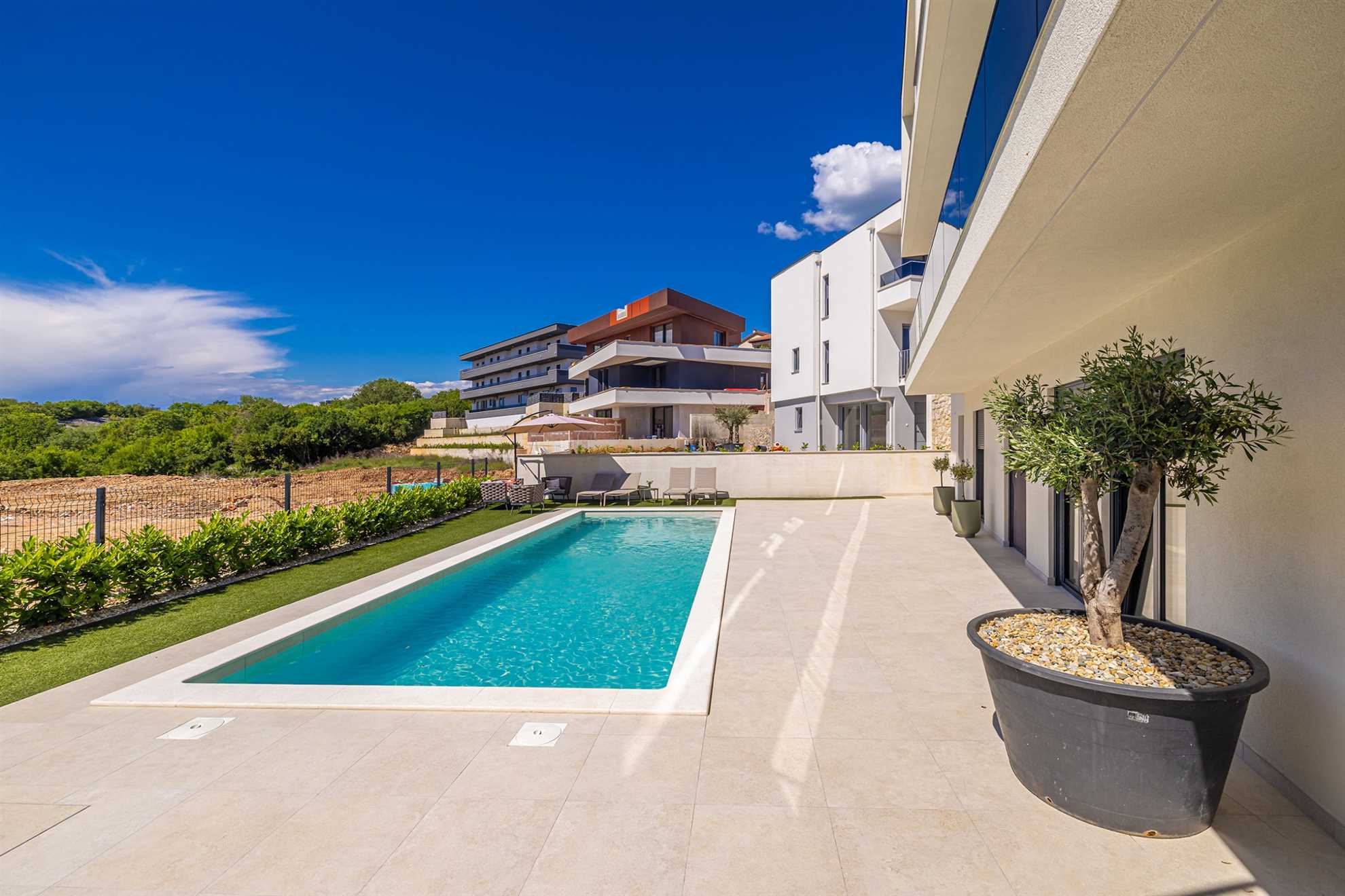 Luxury apartment LaRiv II with pool