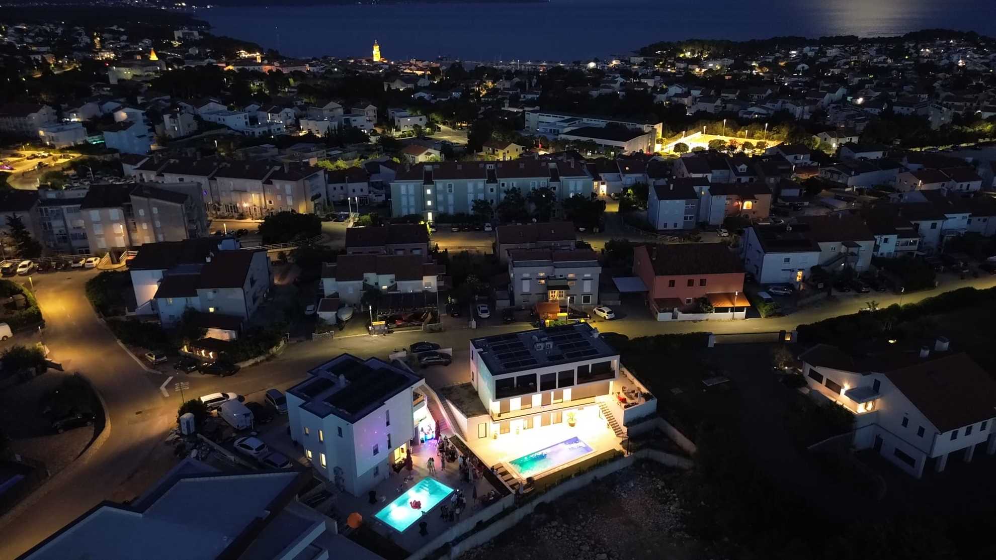 Luxury apartment LaRiv II with pool