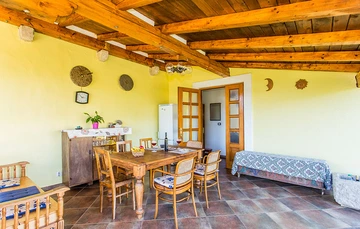 3-Bedroom House in Kras with Private Garden