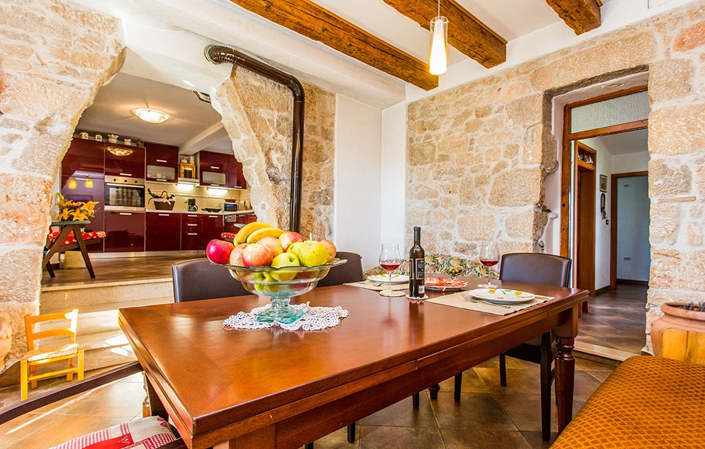 3-Bedroom House in Kras with Private Garden