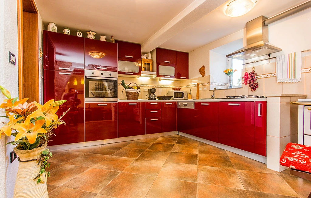 3-Bedroom House in Kras with Private Garden