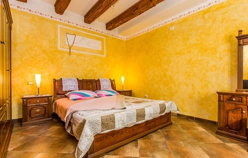 3-Bedroom House in Kras with Private Garden