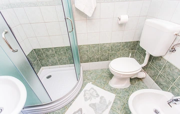 3-Bedroom House in Kras with Private Garden