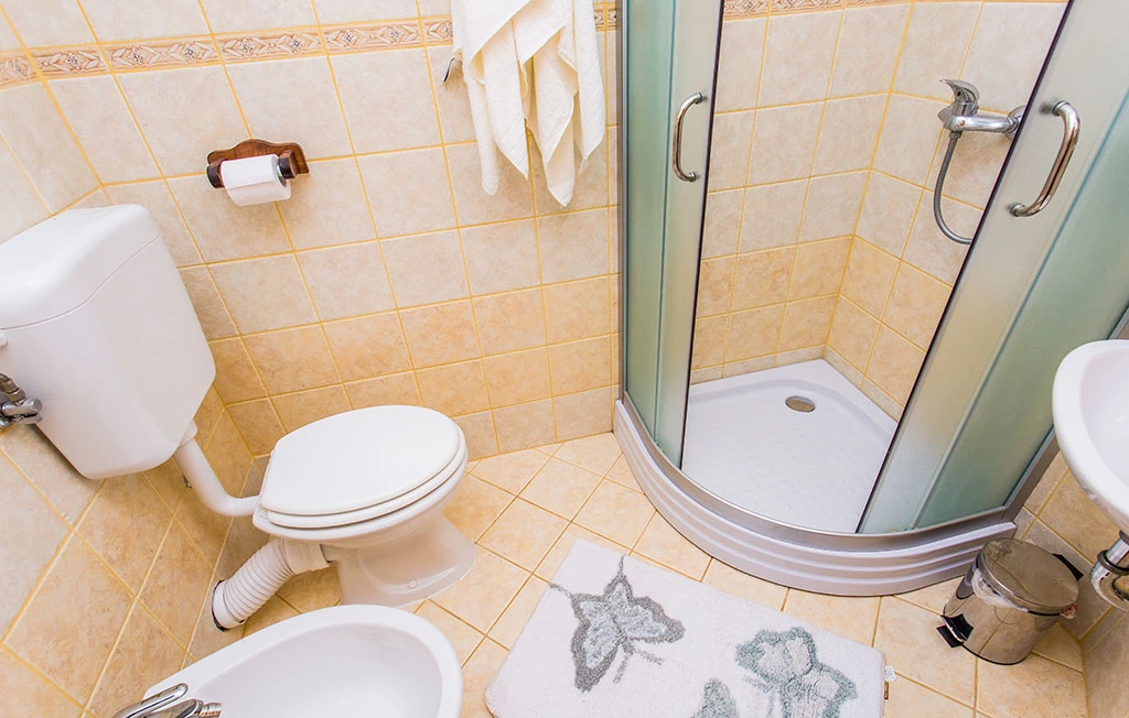 3-Bedroom House in Kras with Private Garden