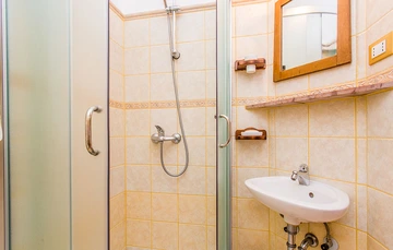 3-Bedroom House in Kras with Private Garden