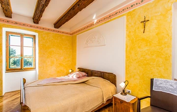 3-Bedroom House in Kras with Private Garden