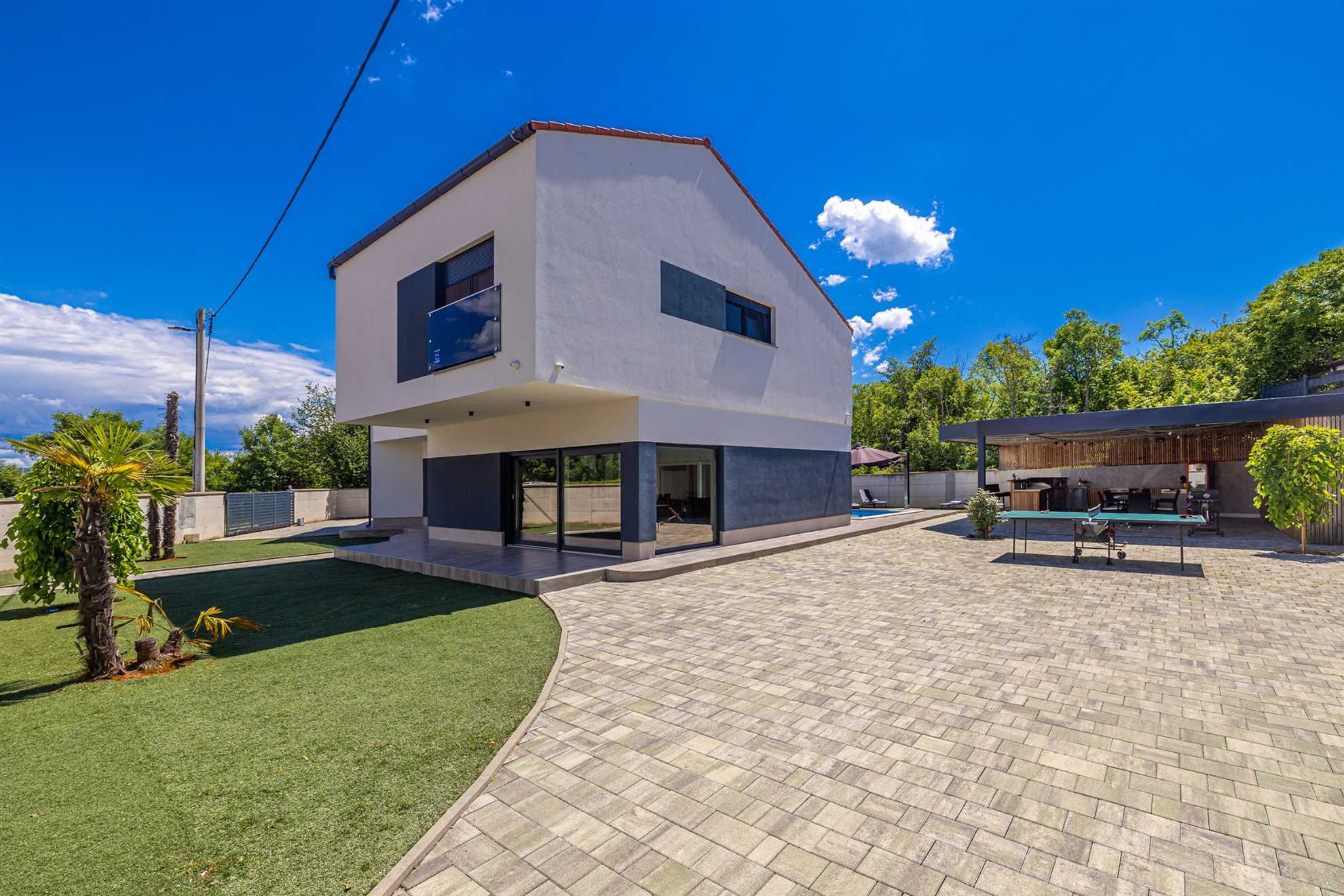Holiday house VILLA GEORGE with heated pool