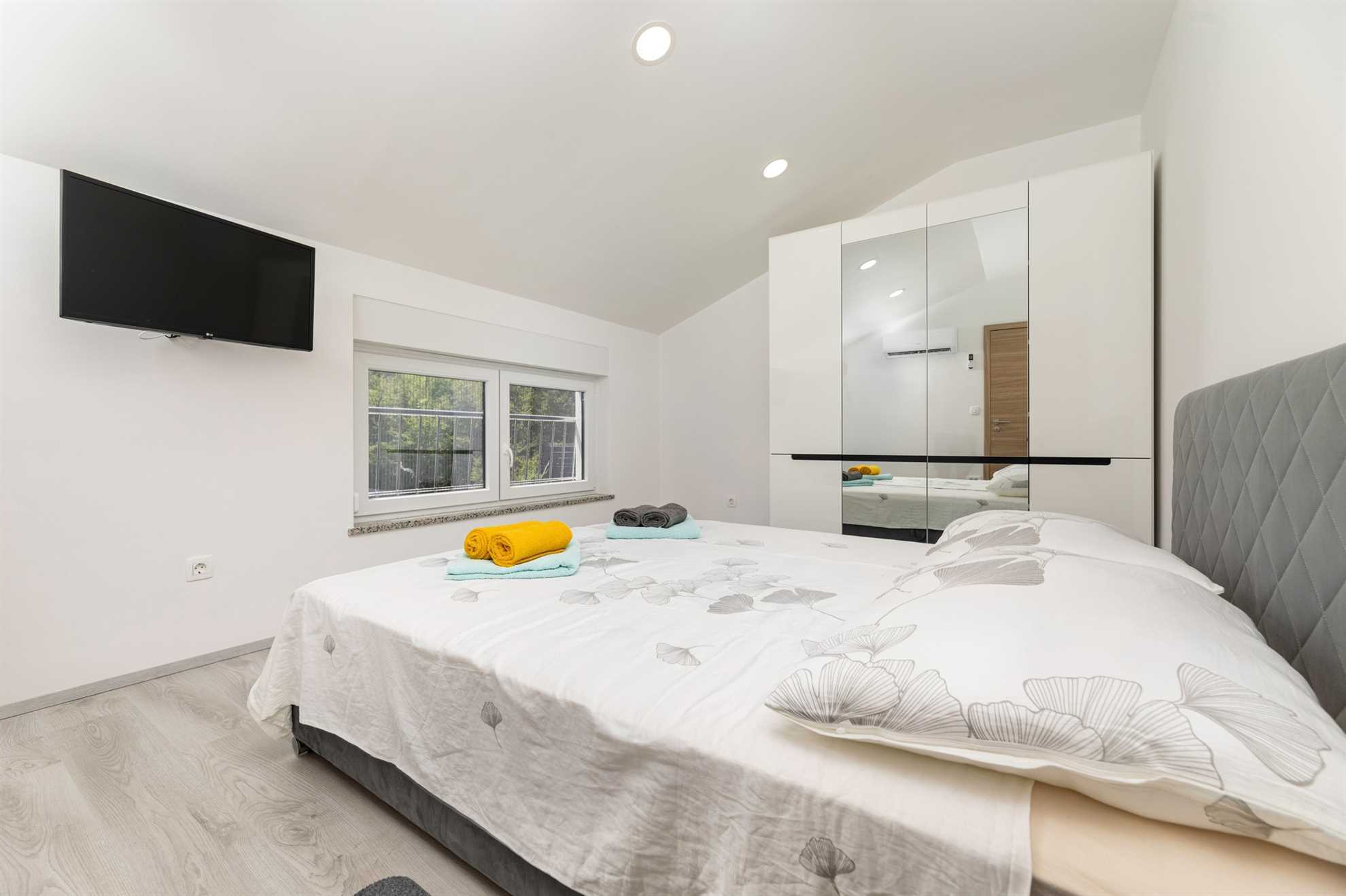 Holiday house VILLA GEORGE with heated pool