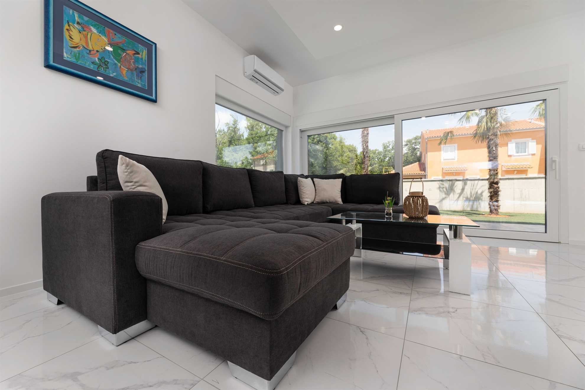Holiday house VILLA GEORGE with heated pool