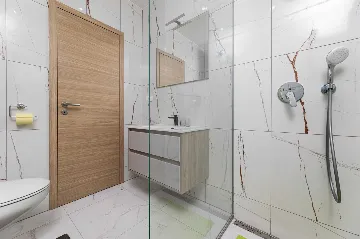 3-Bedroom House with Heated Pool in Hlapa