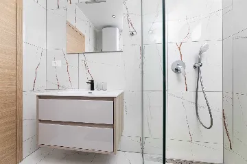 3-Bedroom House with Heated Pool in Hlapa