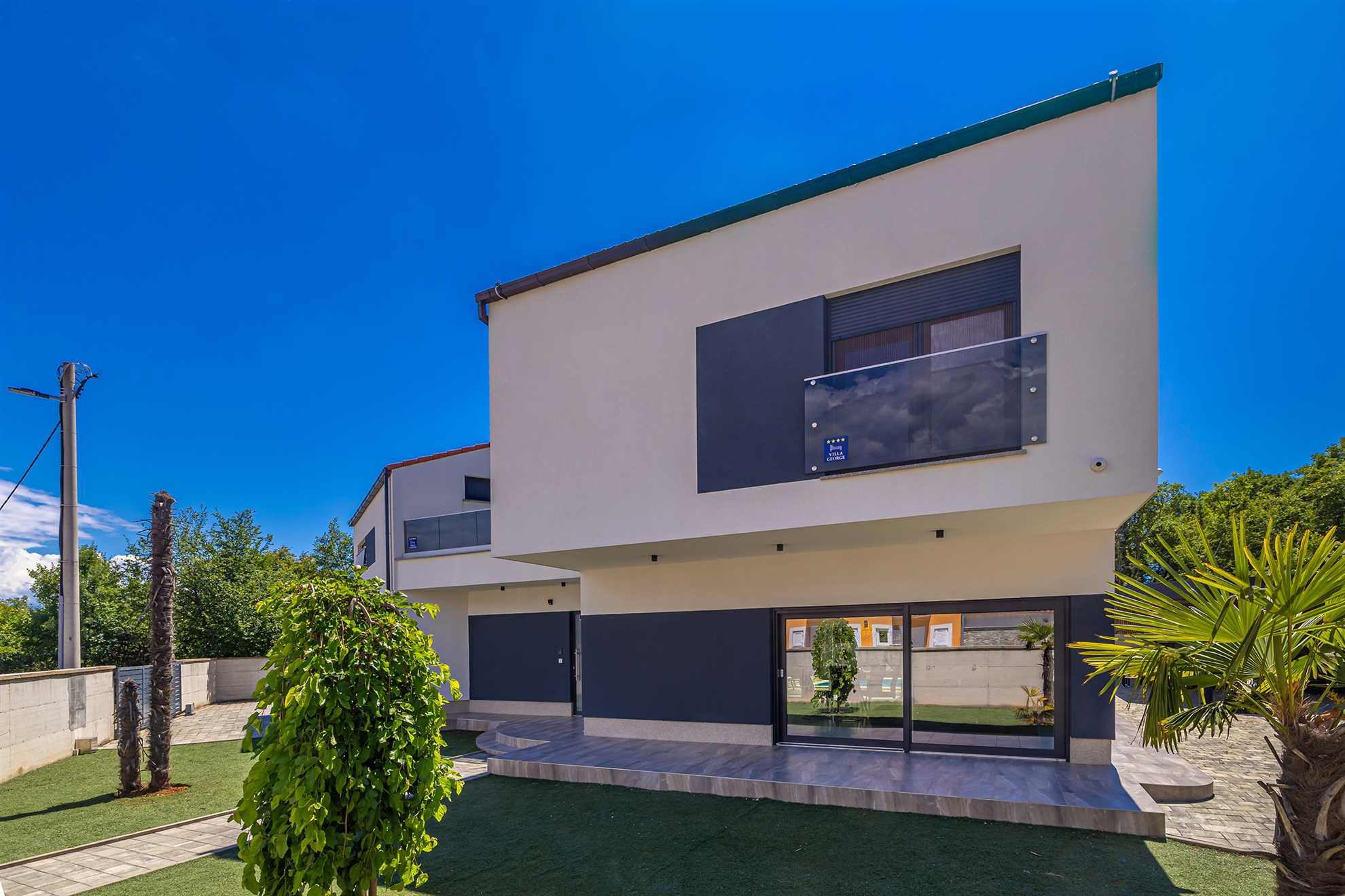 Holiday house VILLA GEORGE with heated pool
