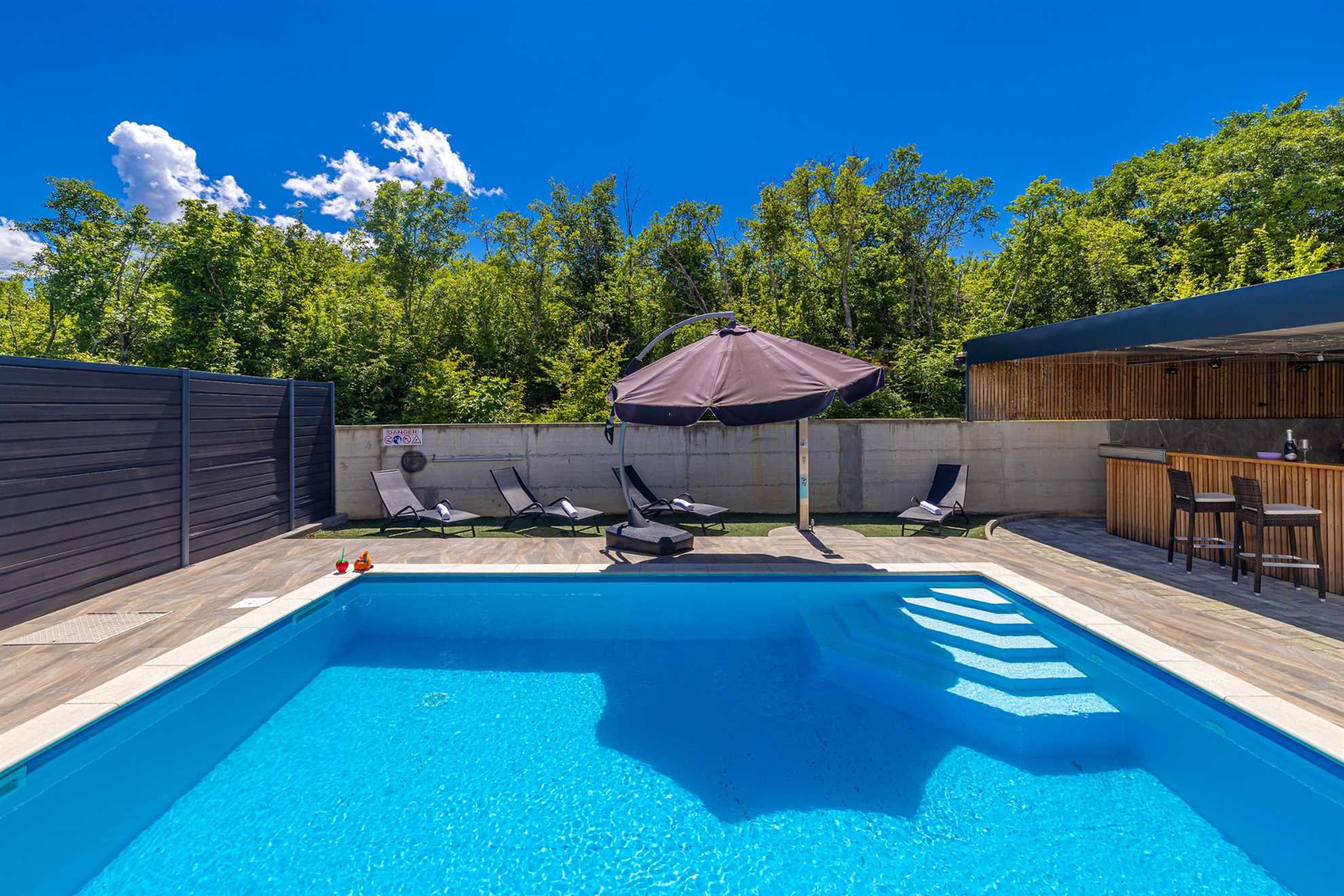 Holiday house VILLA GEORGE with heated pool