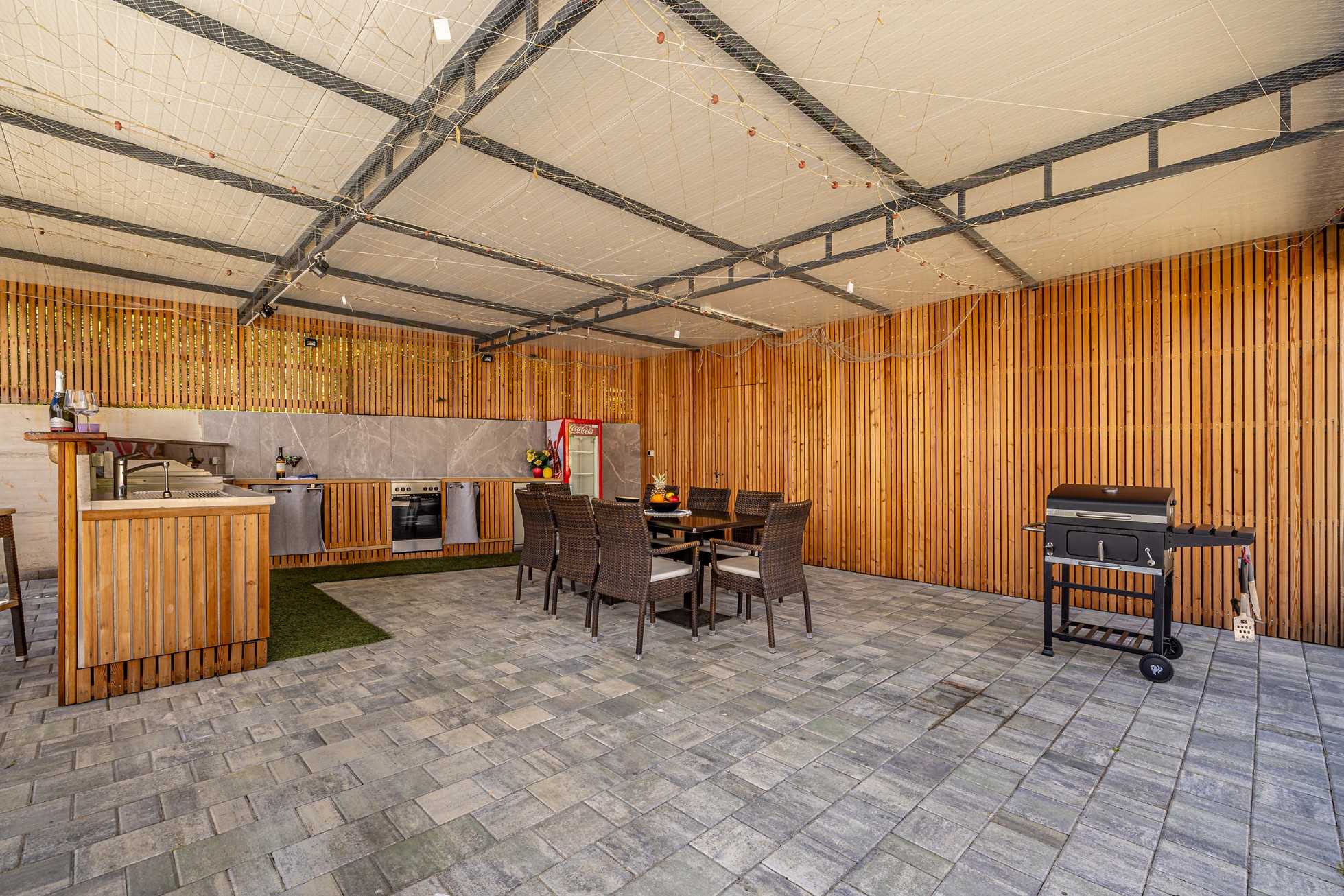 Holiday house VILLA GEORGE with heated pool