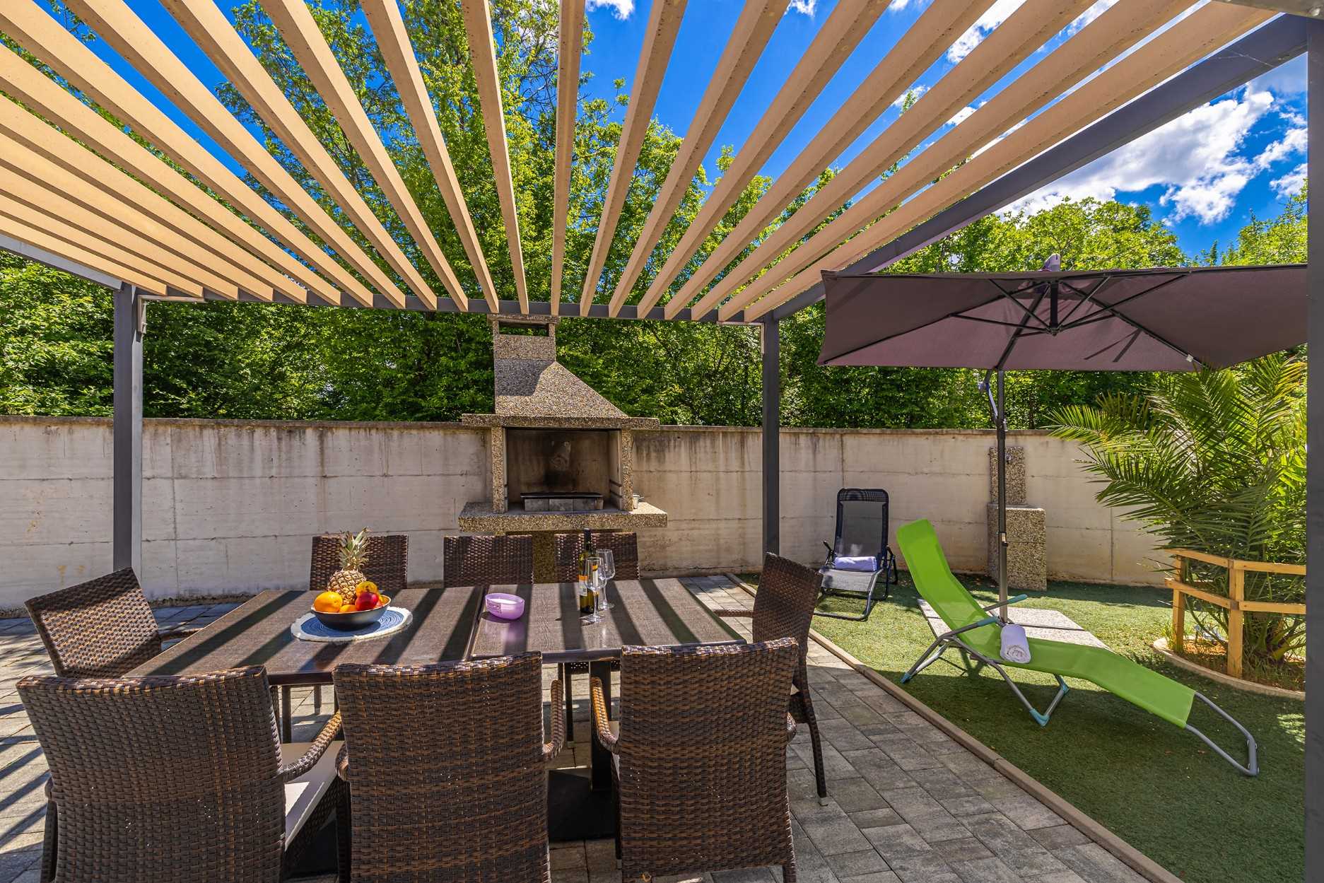 Holiday house VILLA VERONIQ with pool and jacuzzi