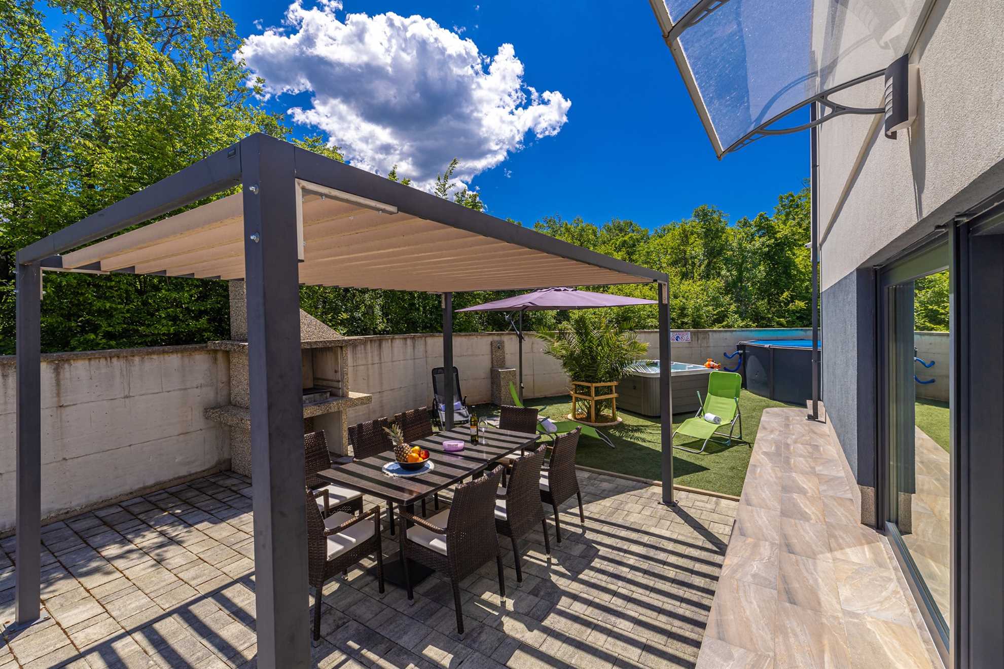 Holiday house VILLA VERONIQ with pool and jacuzzi