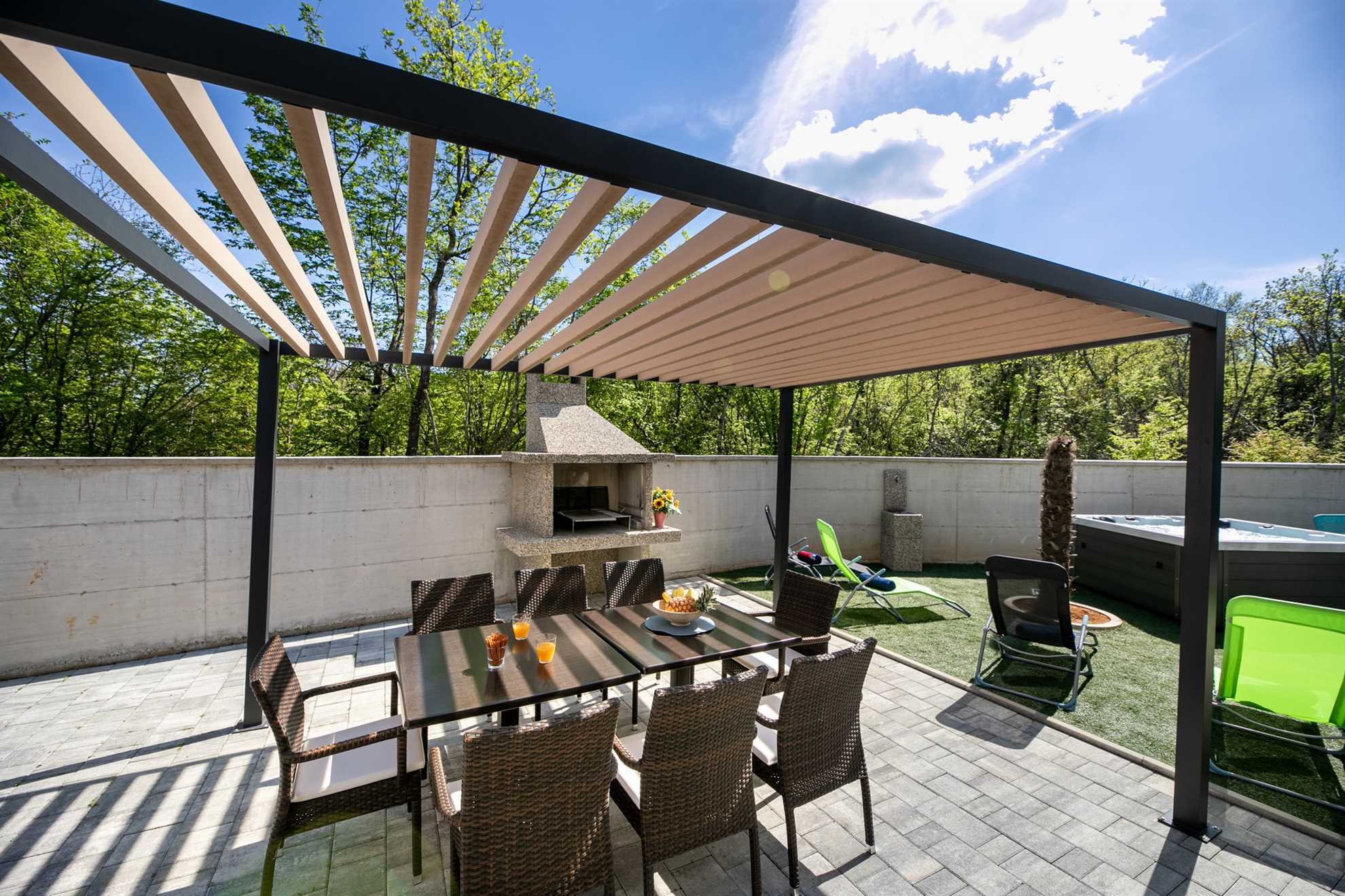 Holiday house VILLA VERONIQ with pool and jacuzzi