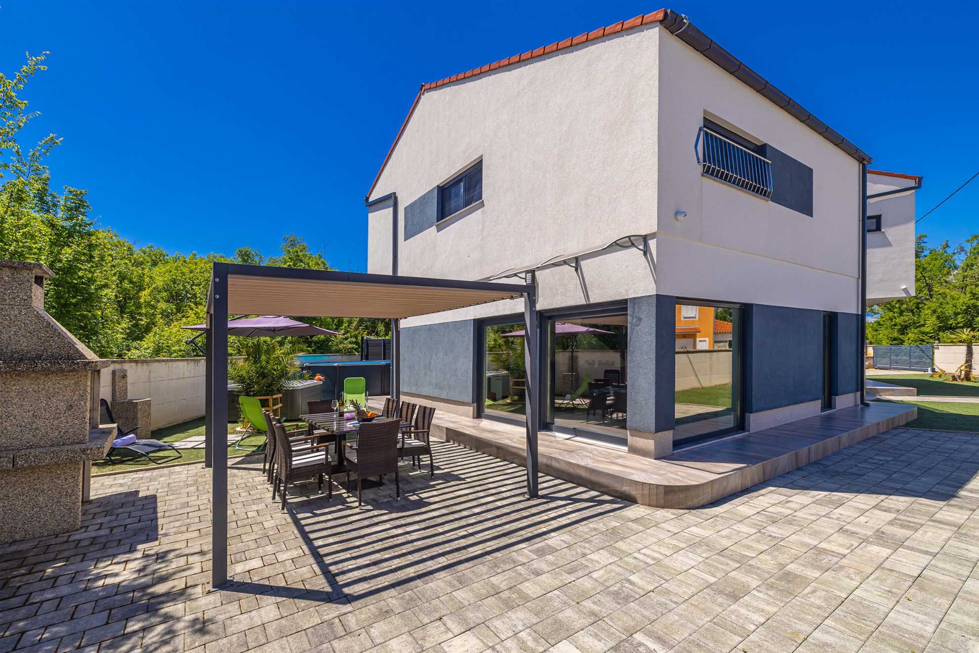 Holiday house VILLA VERONIQ with pool and jacuzzi