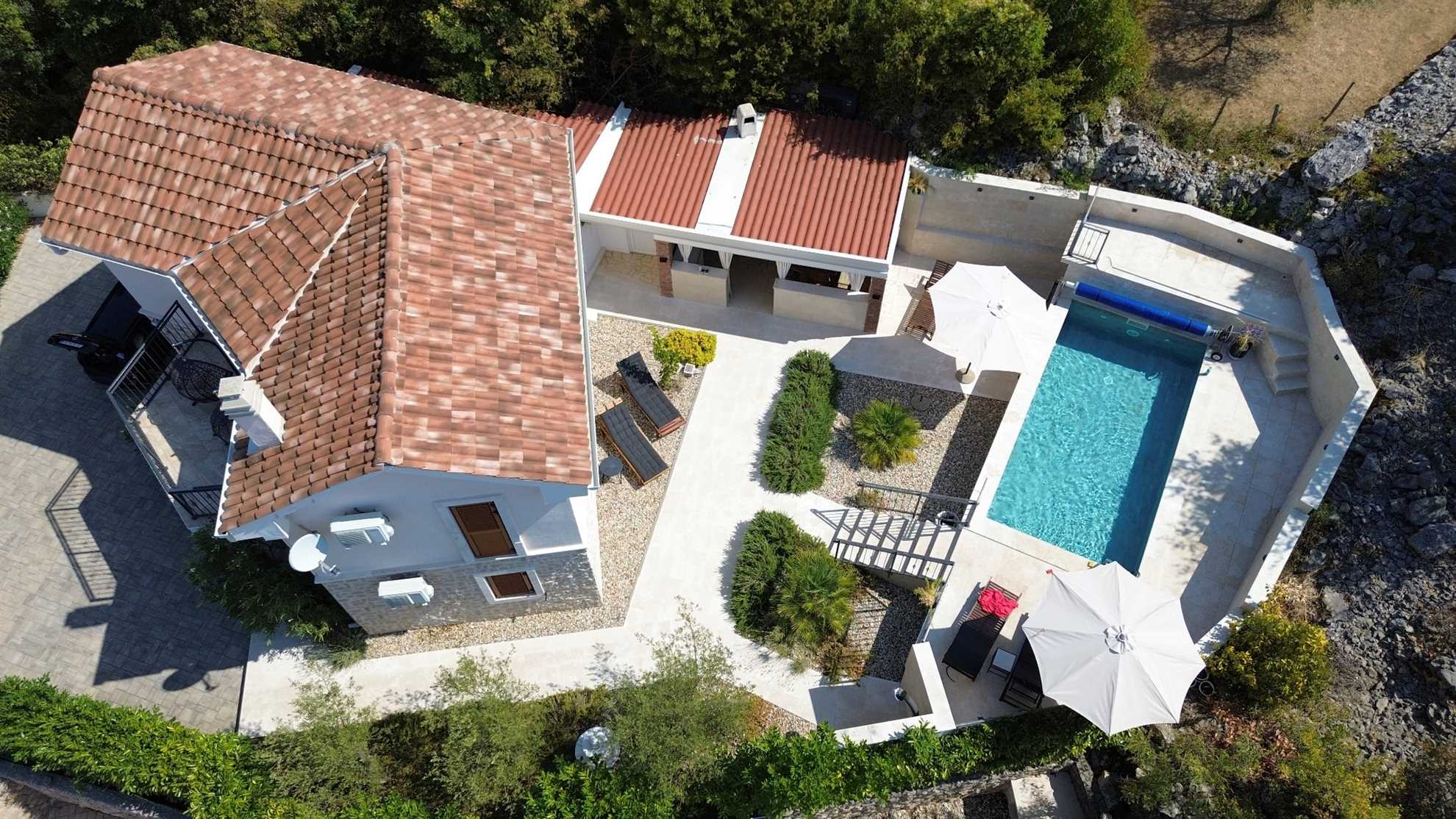 Villa OASA mit privatem beheiztem Pool