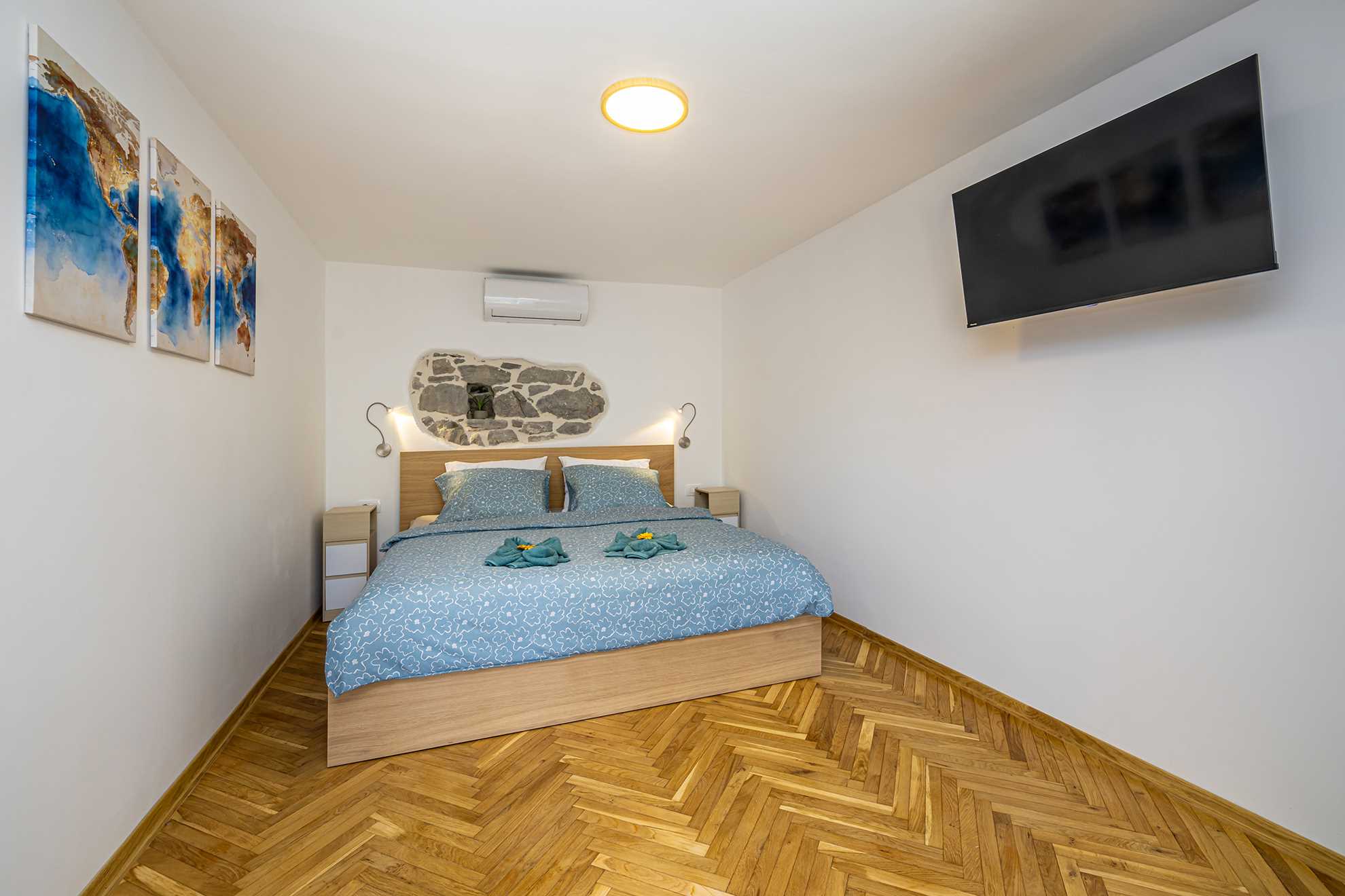 Holiday house SAN LEONARDO with private pool
