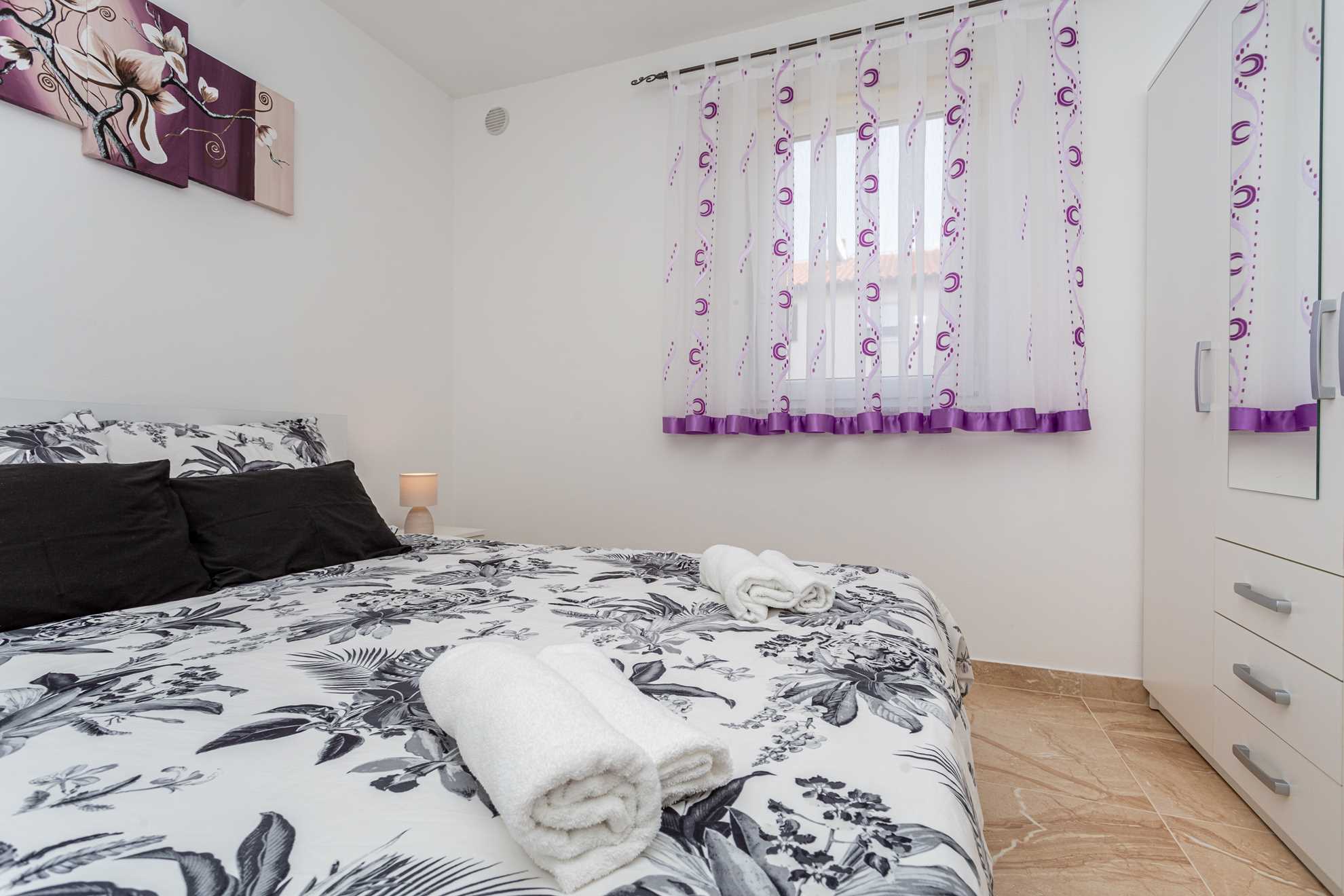 Holiday apartment SANELA with private pool