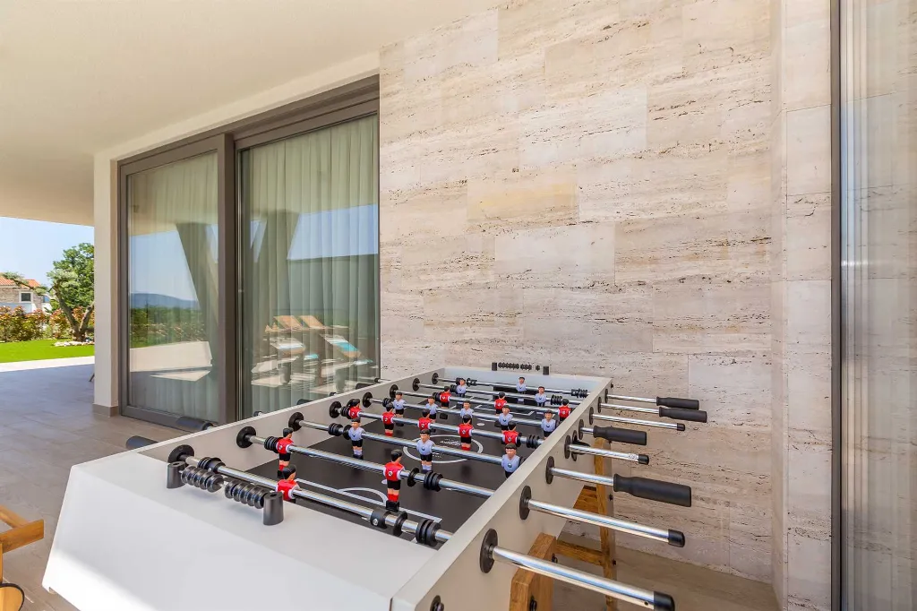 Villa in Linardići with Private Heated Pool and Sauna