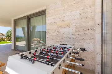 Villa in Linardići with Private Heated Pool and Sauna