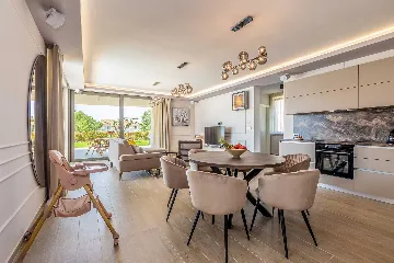 Villa in Linardići with Private Heated Pool and Sauna